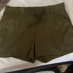 North Face shorts nwot